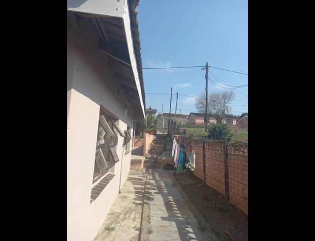 4 BEDROOM HOUSE FOR SALE IN UMLAZI C